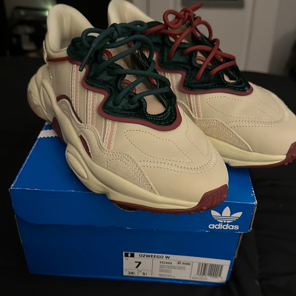 Adidas Ozweego Sand Ash Pearl